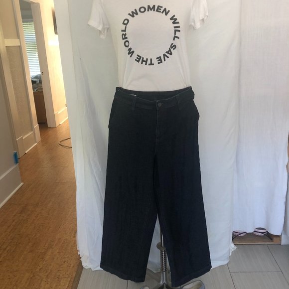 WOMEN WILL SAVE THE WORLD - Picture 1 of 5